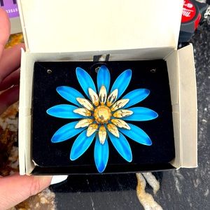 Vintage Sarah Coventry Blue Daisy Brooch
